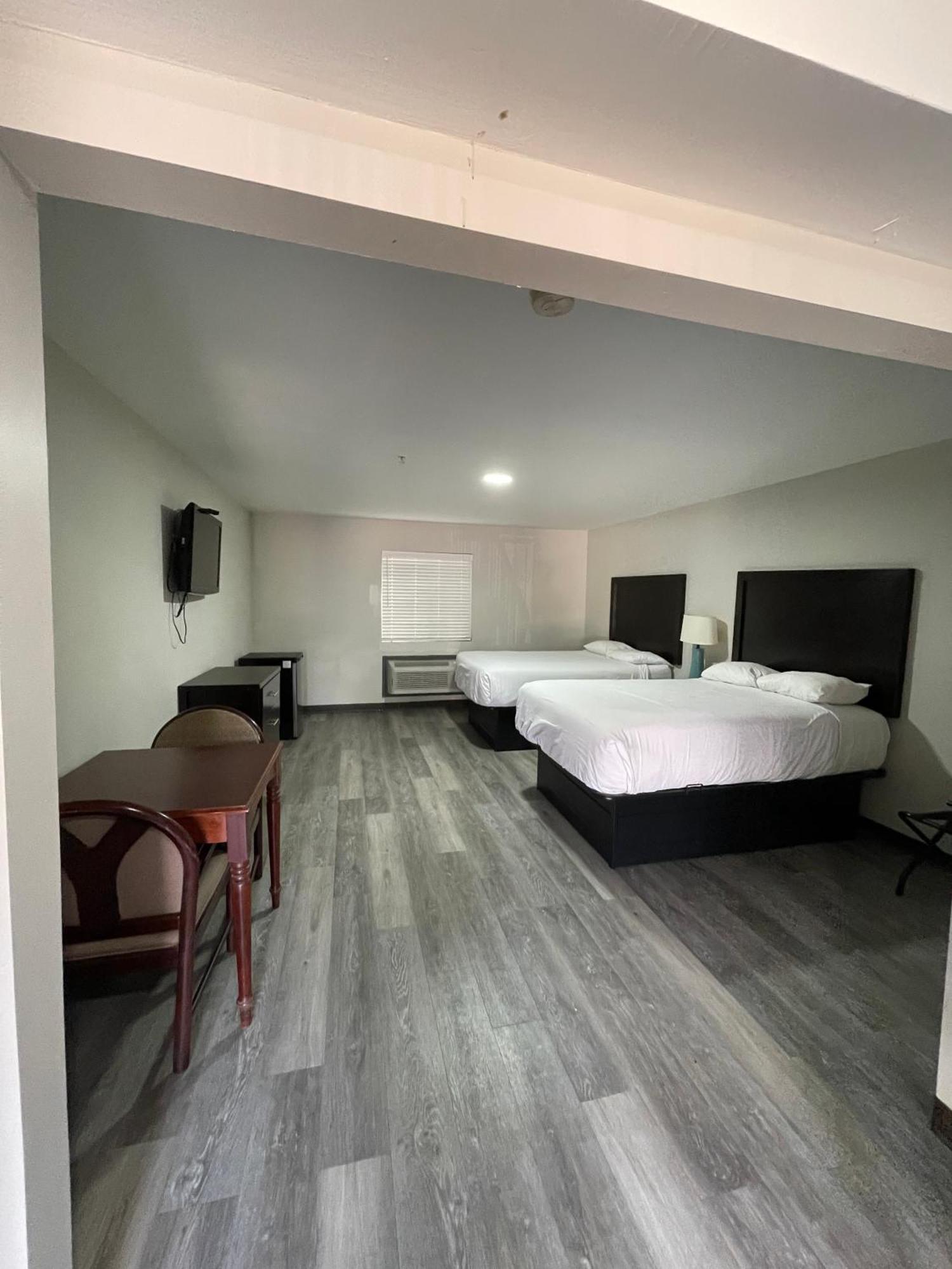 High Falls Inn & Suites エクステリア 写真