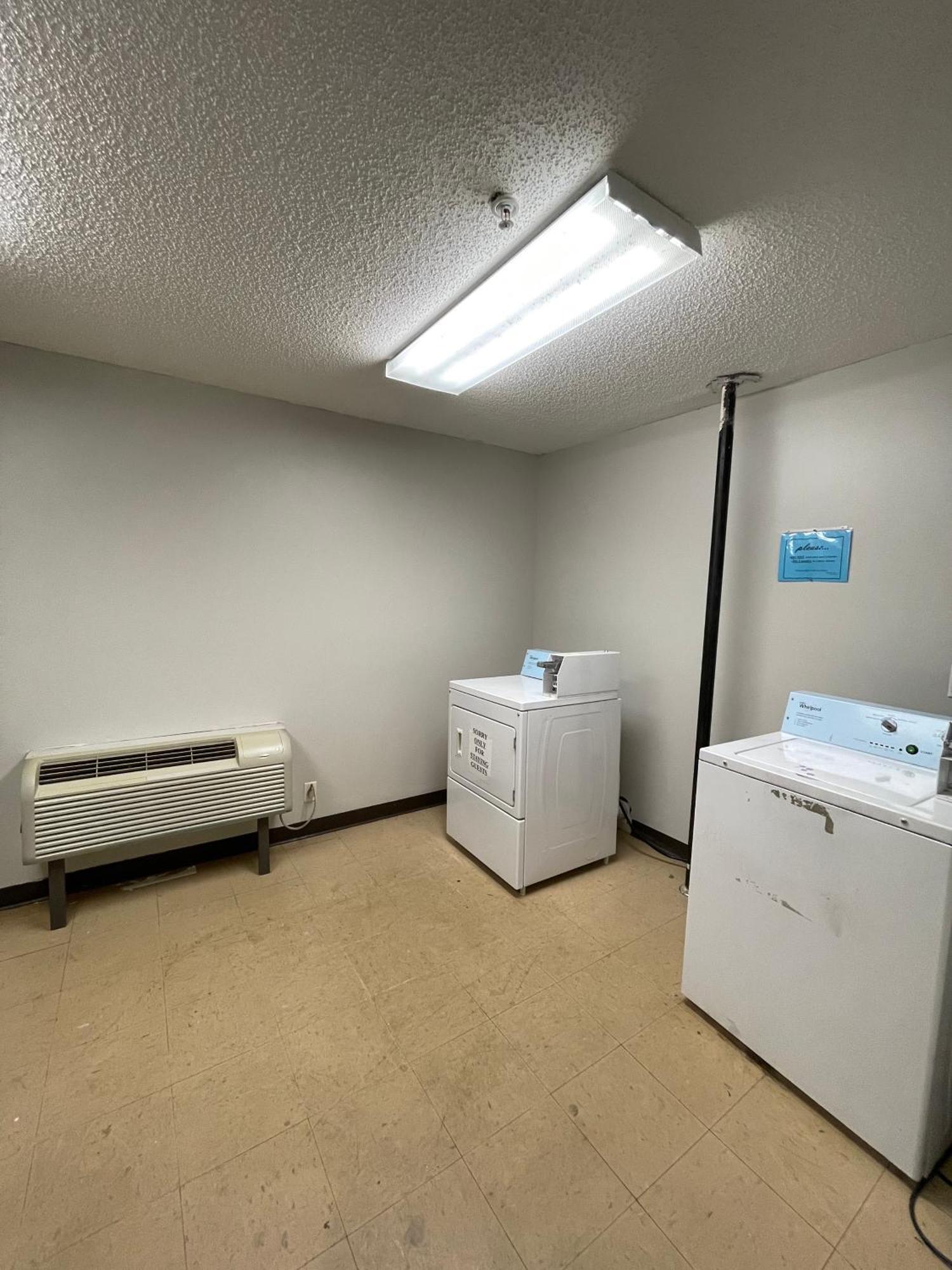 High Falls Inn & Suites エクステリア 写真