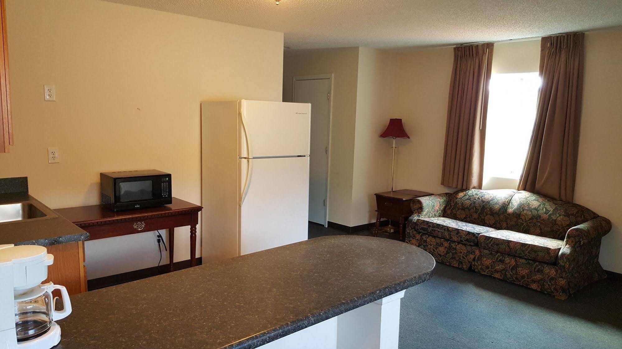 High Falls Inn & Suites エクステリア 写真